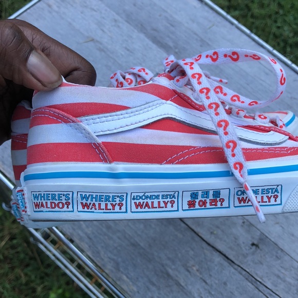 Vans , size 2 1/2 kids, reed and white, Where’s  Waldo theme - Picture 6 of 8
